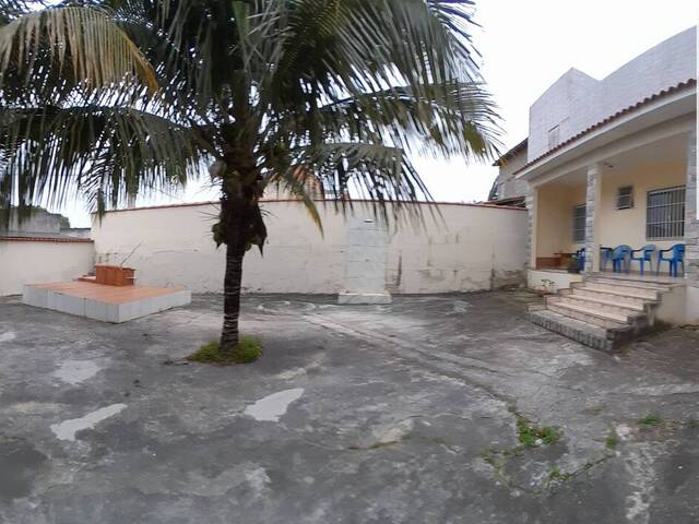 Quintal e Frente da Casa
