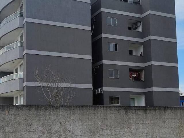 #3143 - Apartamento para Venda em São Pedro da Aldeia - RJ