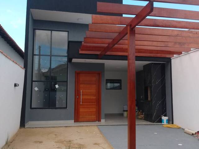 #3909 - Casa Independente para Venda em São Pedro da Aldeia - RJ