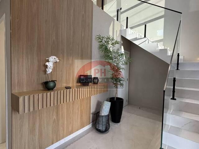 #4116 - Casa em Condomínio para Venda em São Pedro da Aldeia - RJ